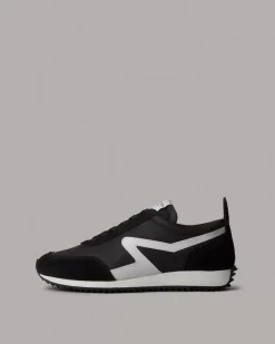 Retro Runner - Recycled Materials