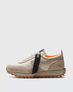 Retro Runner Bomber - Suede